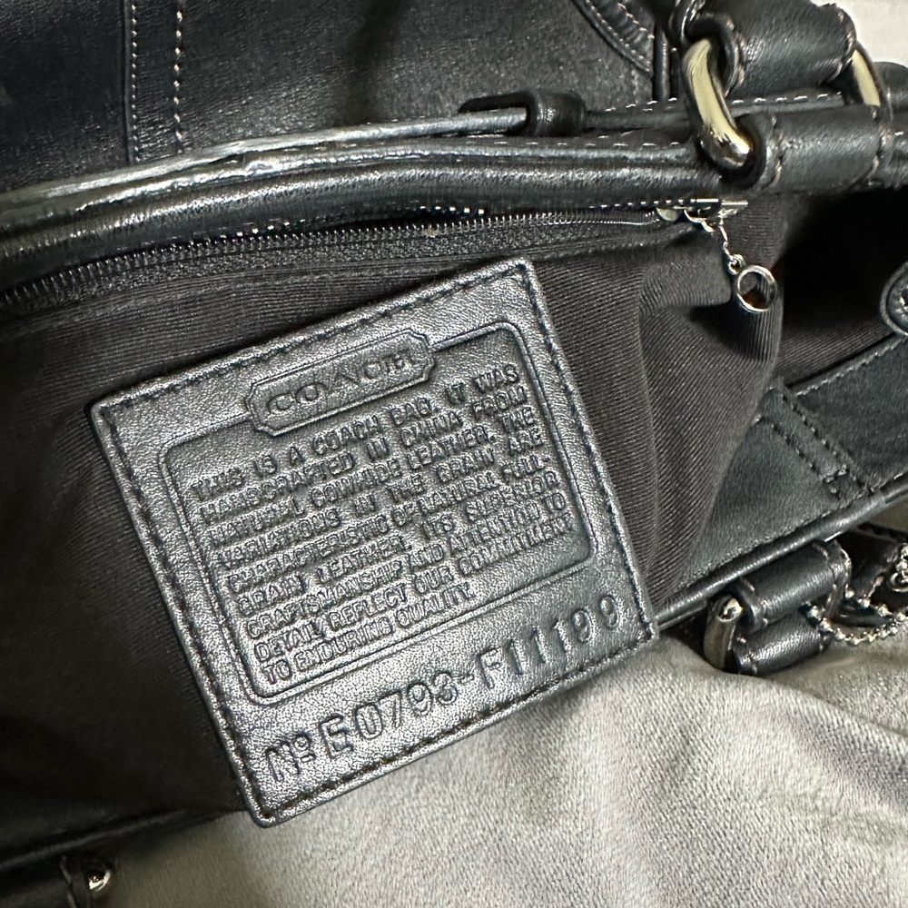 Coach Small Shoulder Bag • Black Leather • Y2K Vintage Style Purse - Picture 10 of 15